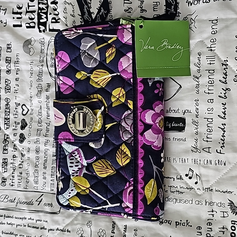 Turn lock wallet